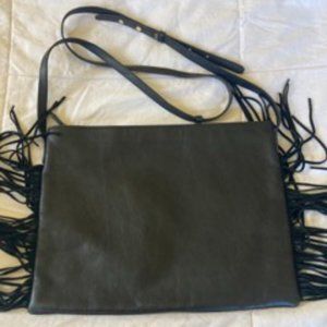 FRINGE CROSSBODY BAG - black
